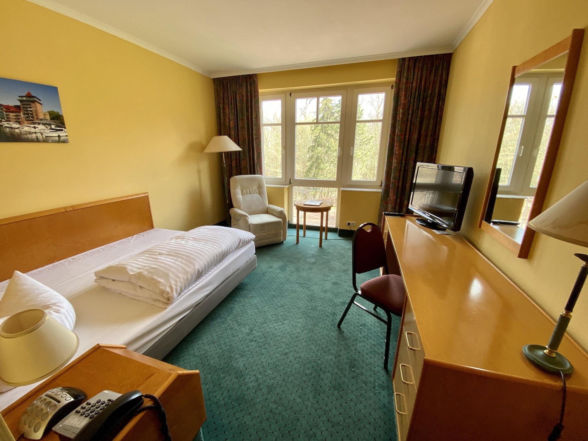 Park Hotel Fasanerie Neustrelitz Εξωτερικό φωτογραφία